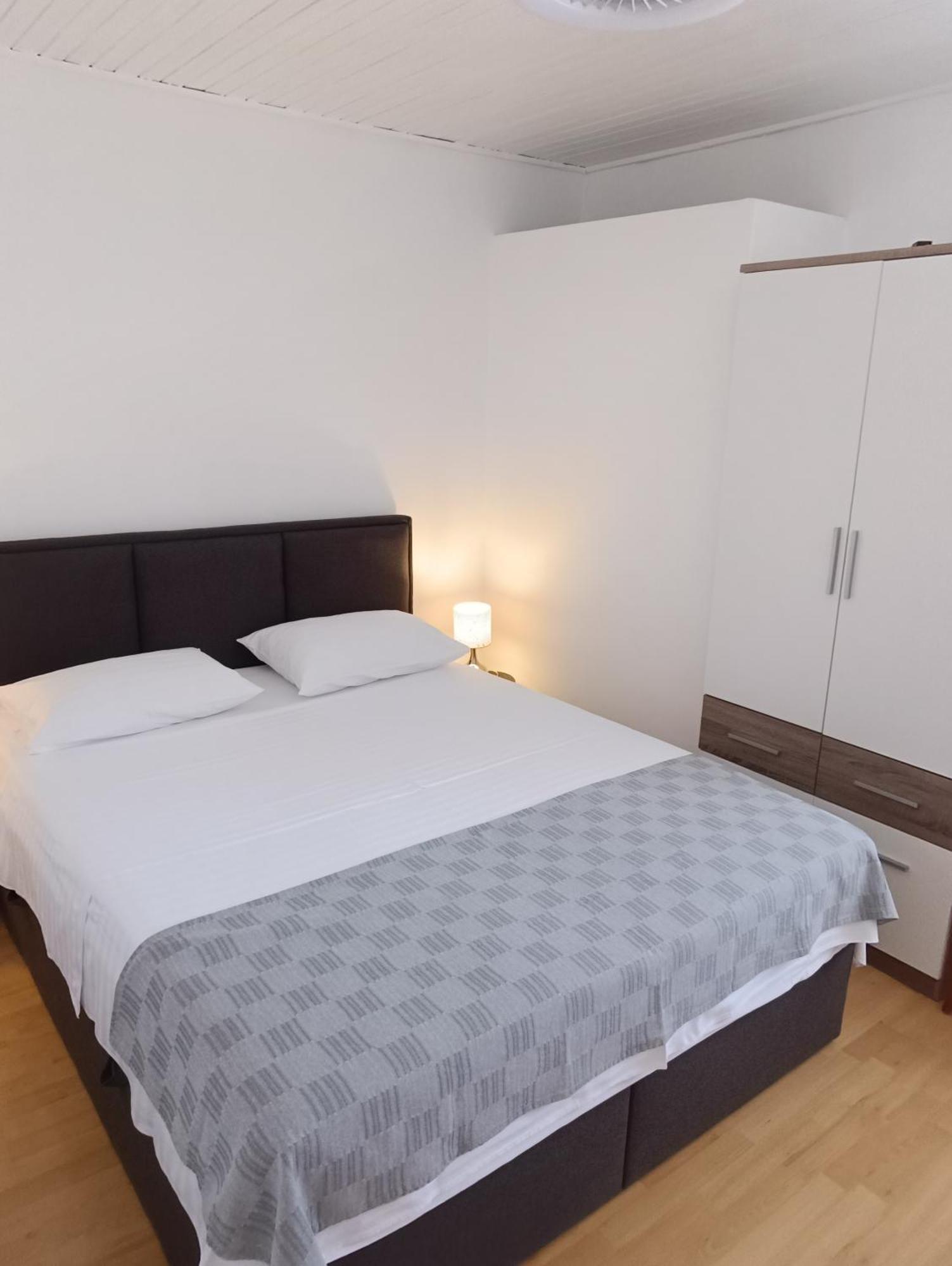 Apartmani Sprljan Vodice Exterior foto