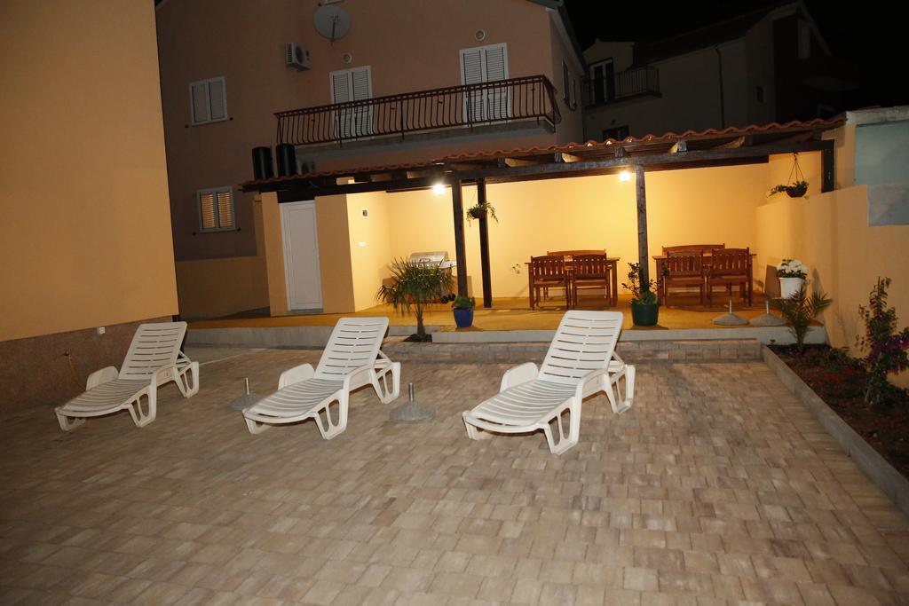 Apartmani Sprljan Vodice Exterior foto